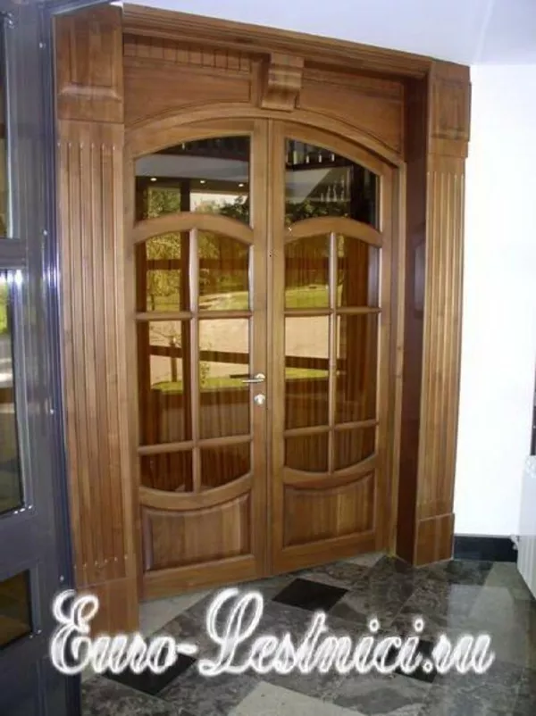 Двери деревянные  3